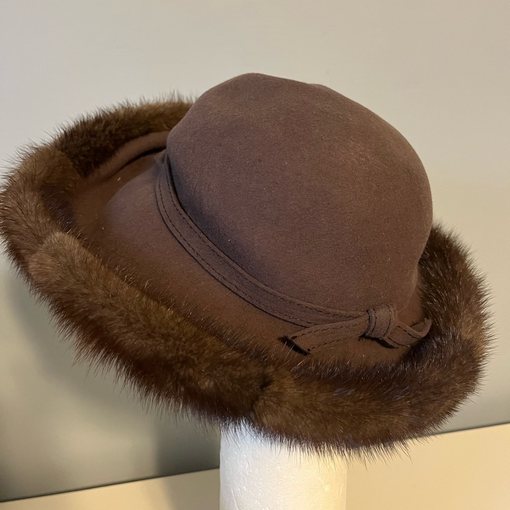 Mr.Johns ladies hat